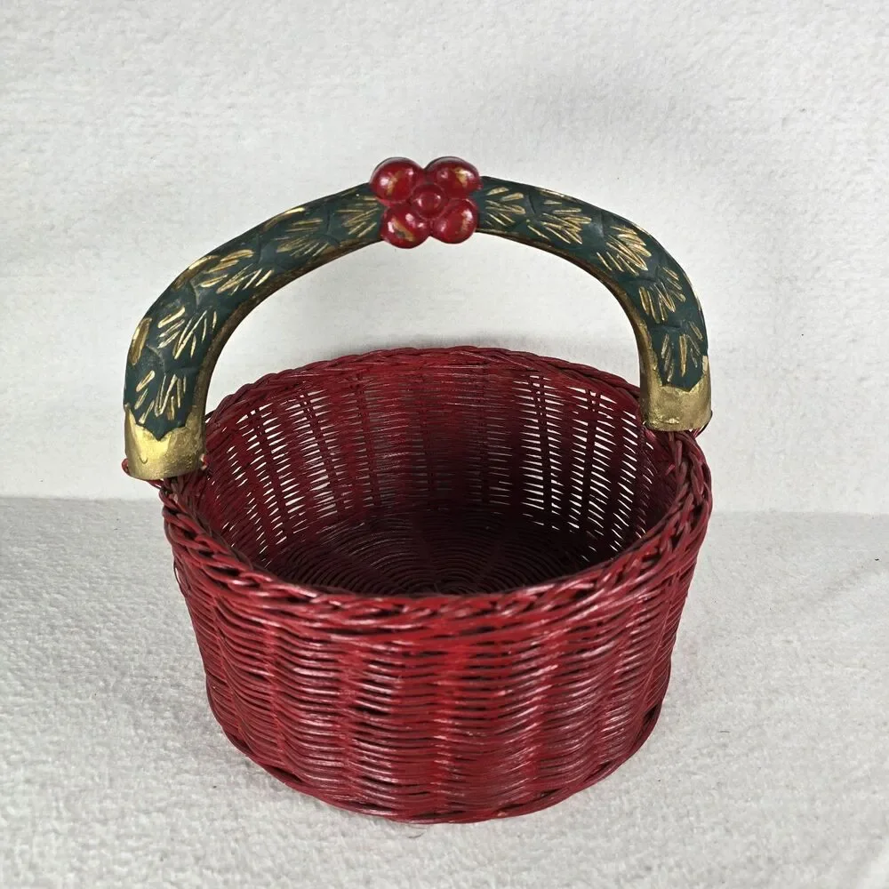 Red And Green Christmas Basket With Gold Handles 11x5 - Picture 2 of 8